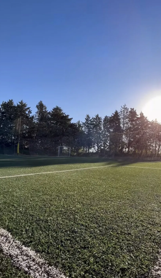 Cancha de fútbol al atardecer, Complejo Mauro Olivi, Santa Rosa